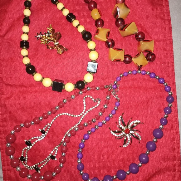 Costume jewelry - Picture 3 of 3